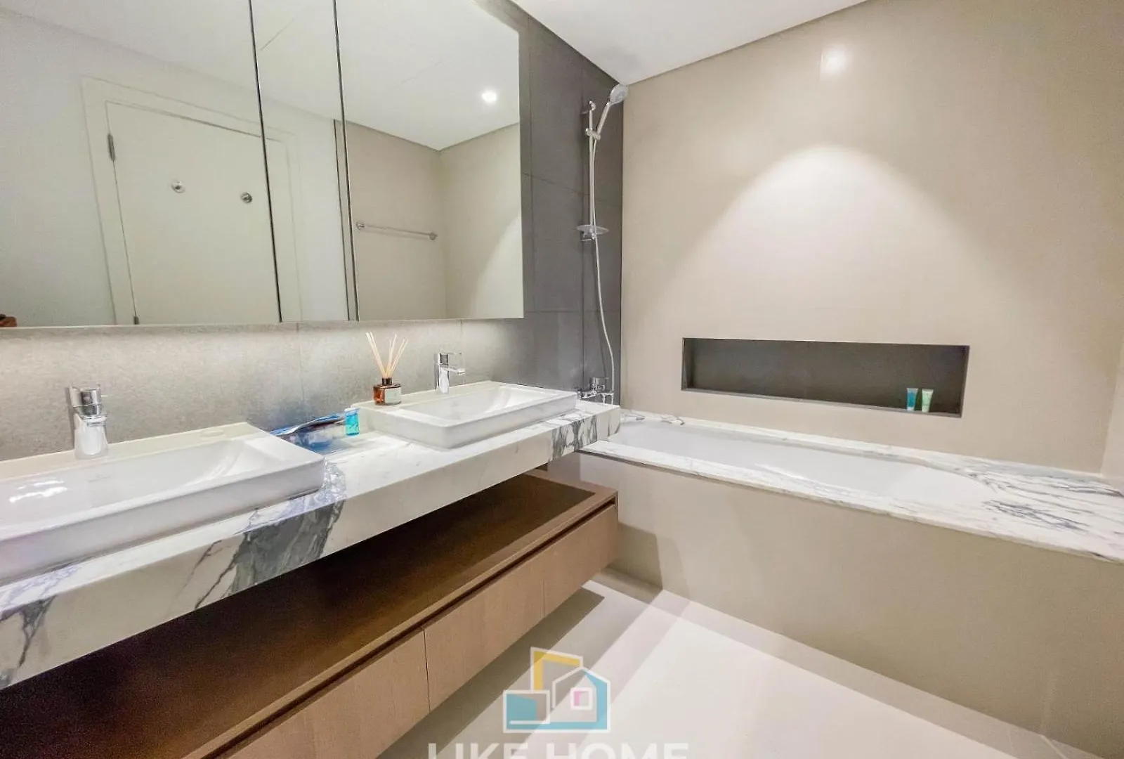 Like Home - 3402 Contemporary 2-Bedroom Apartment With Amazing Views Dubai
